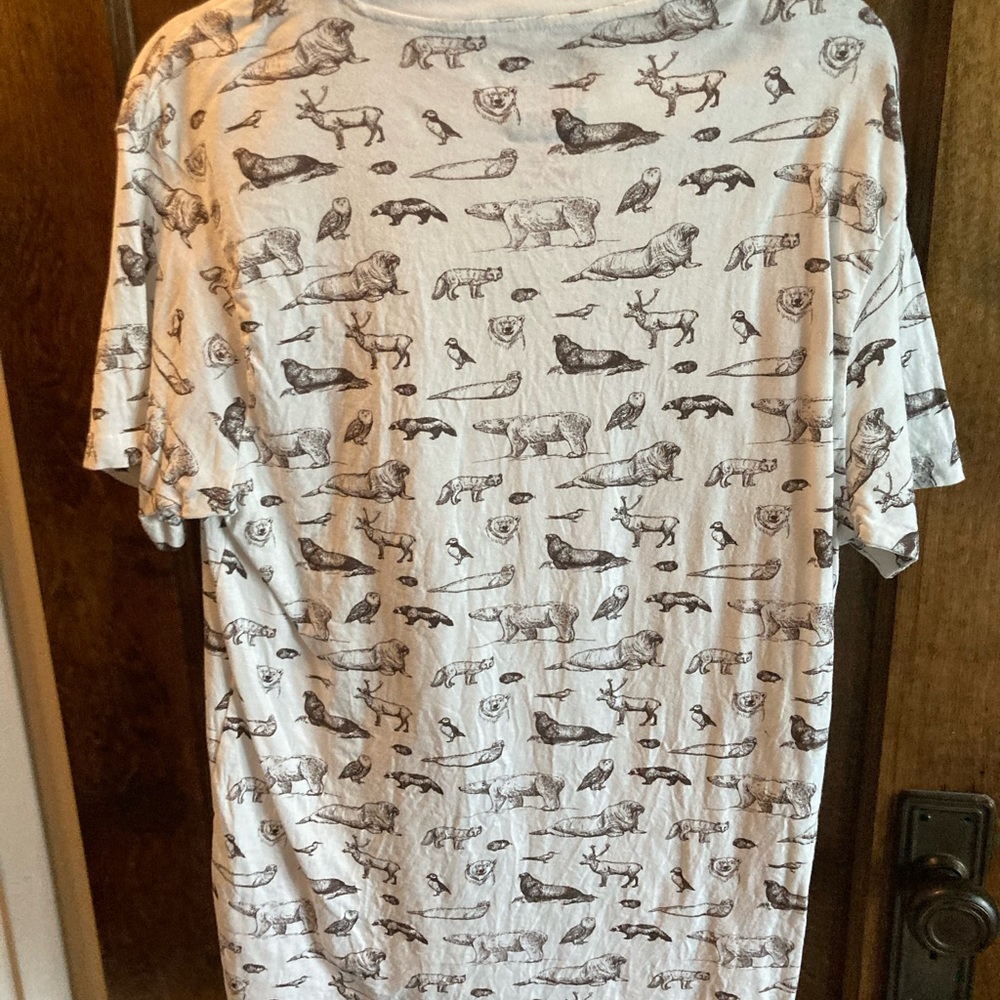 Mens Arctic wildlife print tee shirt